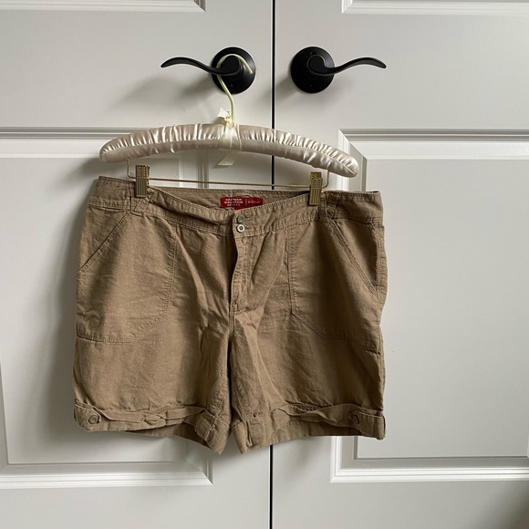 Eastern Mountain Sports shorts - Picture 7 of 8